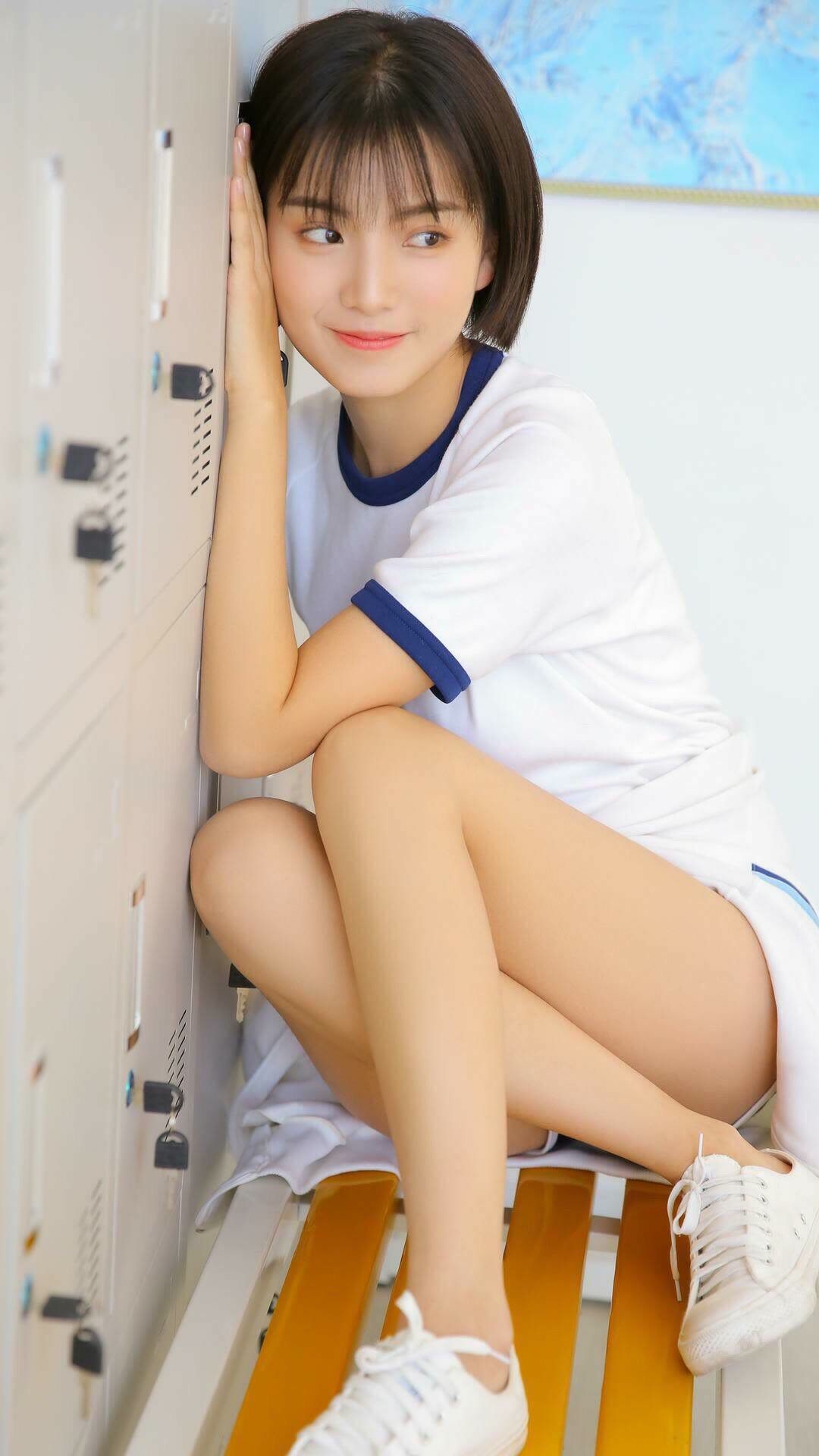 巨星闪耀与团队风暴,欧文关键战不手软,魔术碾压新疆队的篮球启示