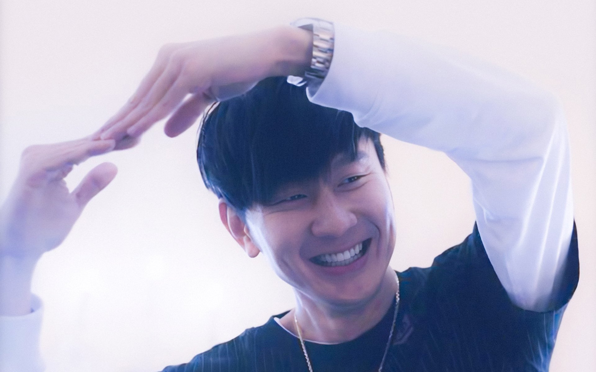 铁血防线锁死东瀛利刃,莱万一锤定音诠释关键先生