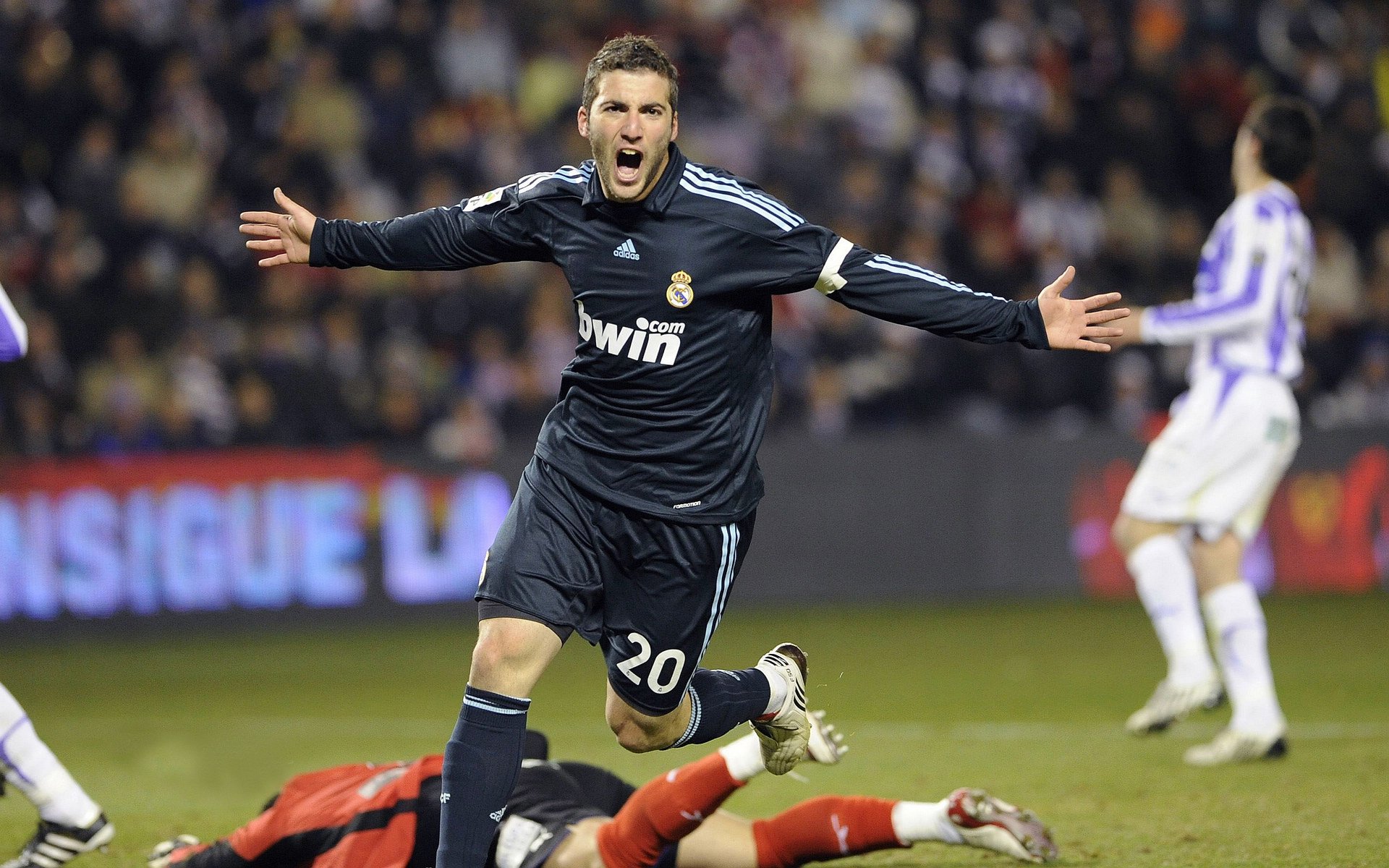 从西甲到CBA,两大关键战役揭示现代篮球的攻防密码