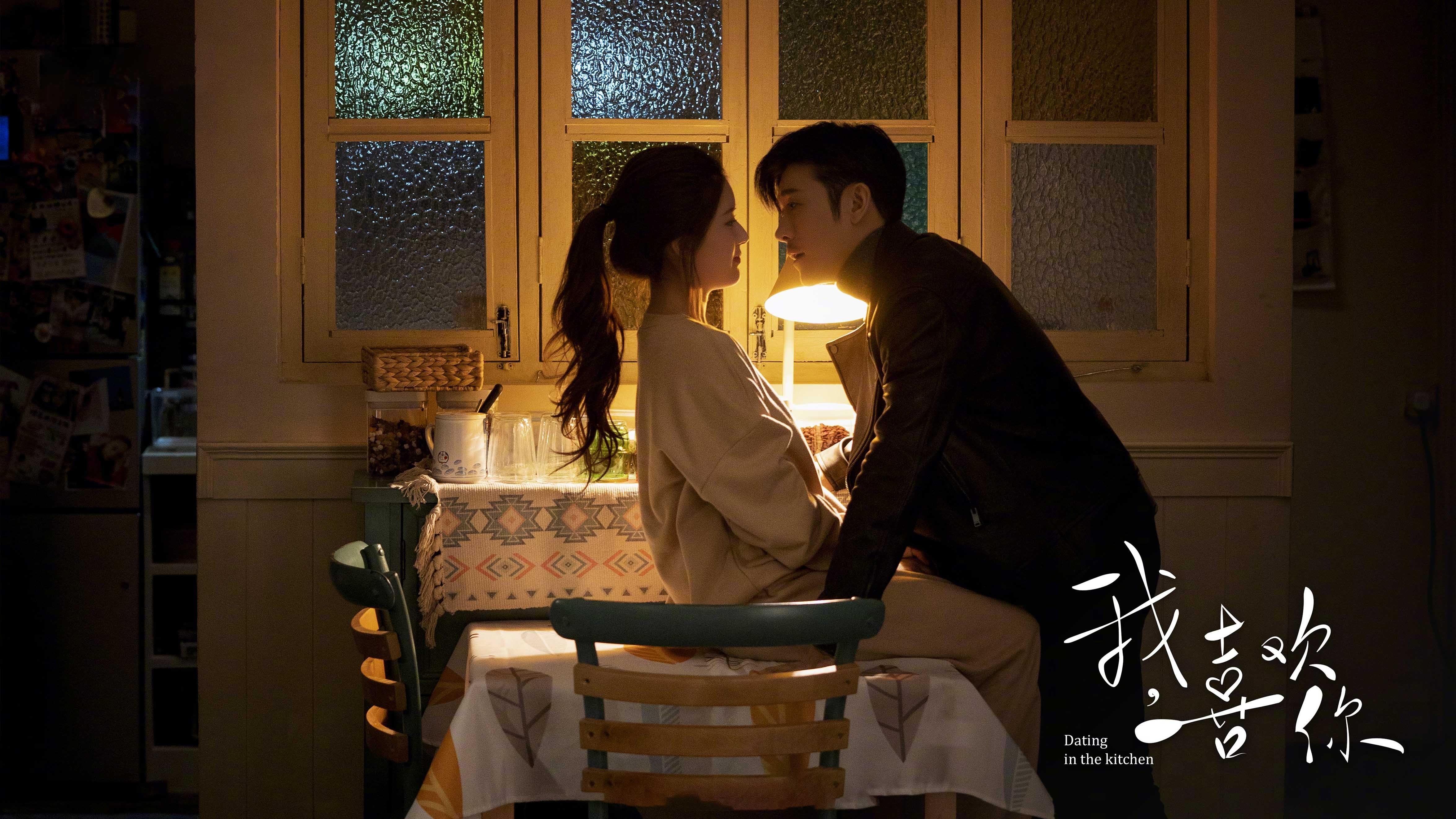 库里自我救赎之夜,国王强势击溃老鹰,NBA赛场上的双星闪耀