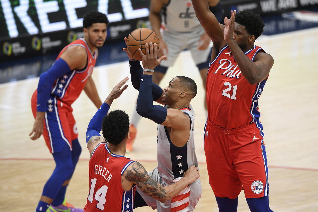 76人提前终结悬念奇才，布克成为关键先生